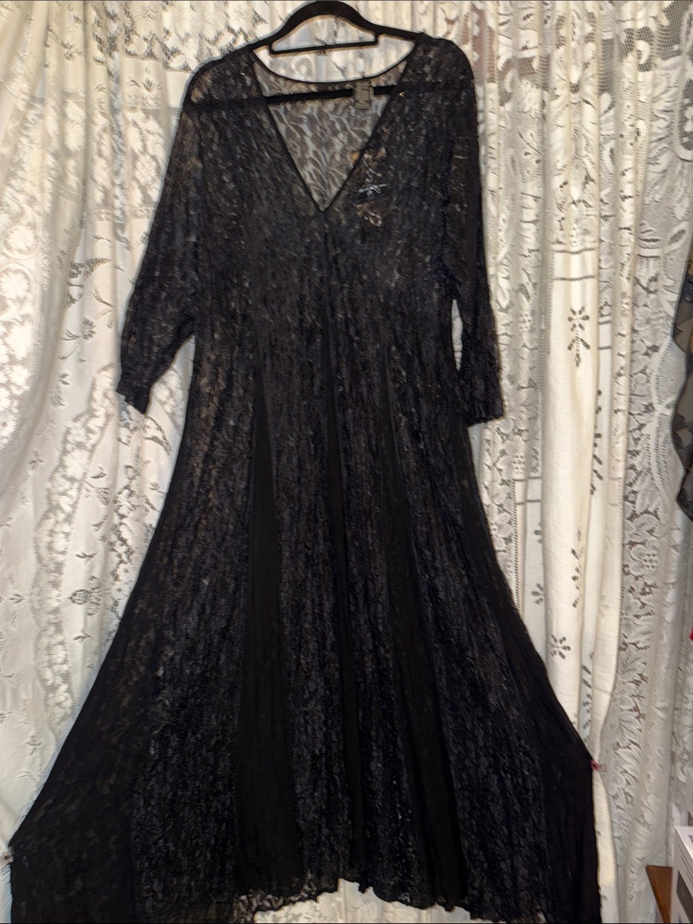 Elegant Black Lace Maxi Dress with V-Neck